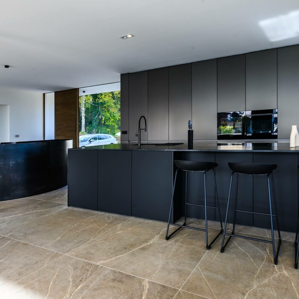 Leicht Designküche Schwarz matt