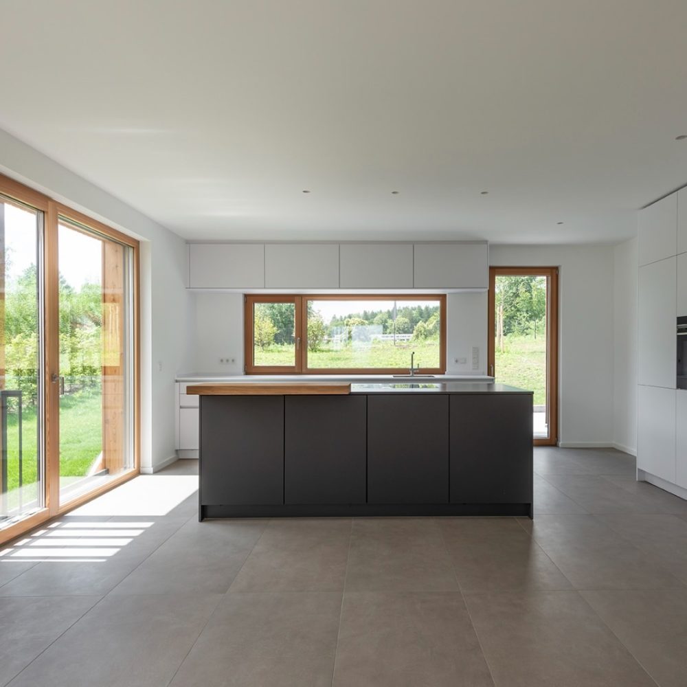 Designküche mit Insel und Esstheke Leicht