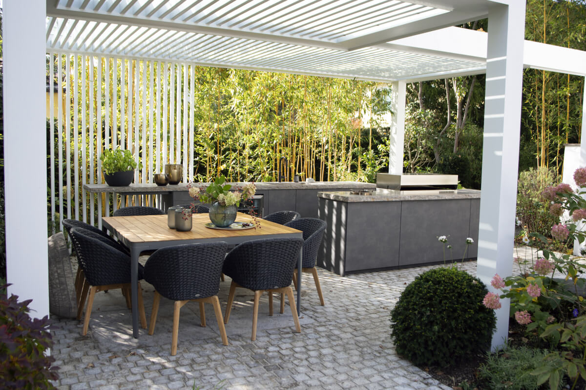 out4kitchen-zweizeilige-outdoorkueche-dark-grey