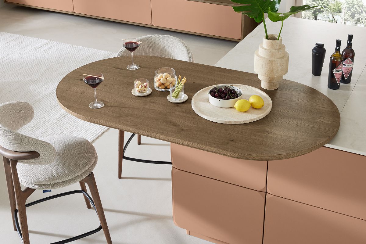 Ballerina Designkueche Puderrosa matt mit Ansatztisch