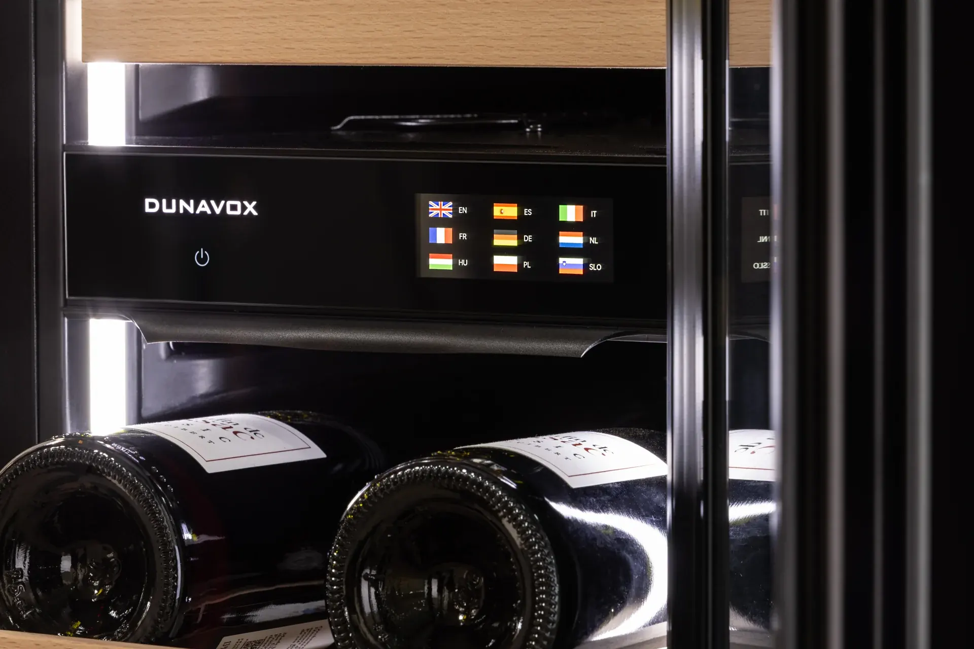 dunavox-noble-weinkuehlschrank-tft-touchscreen